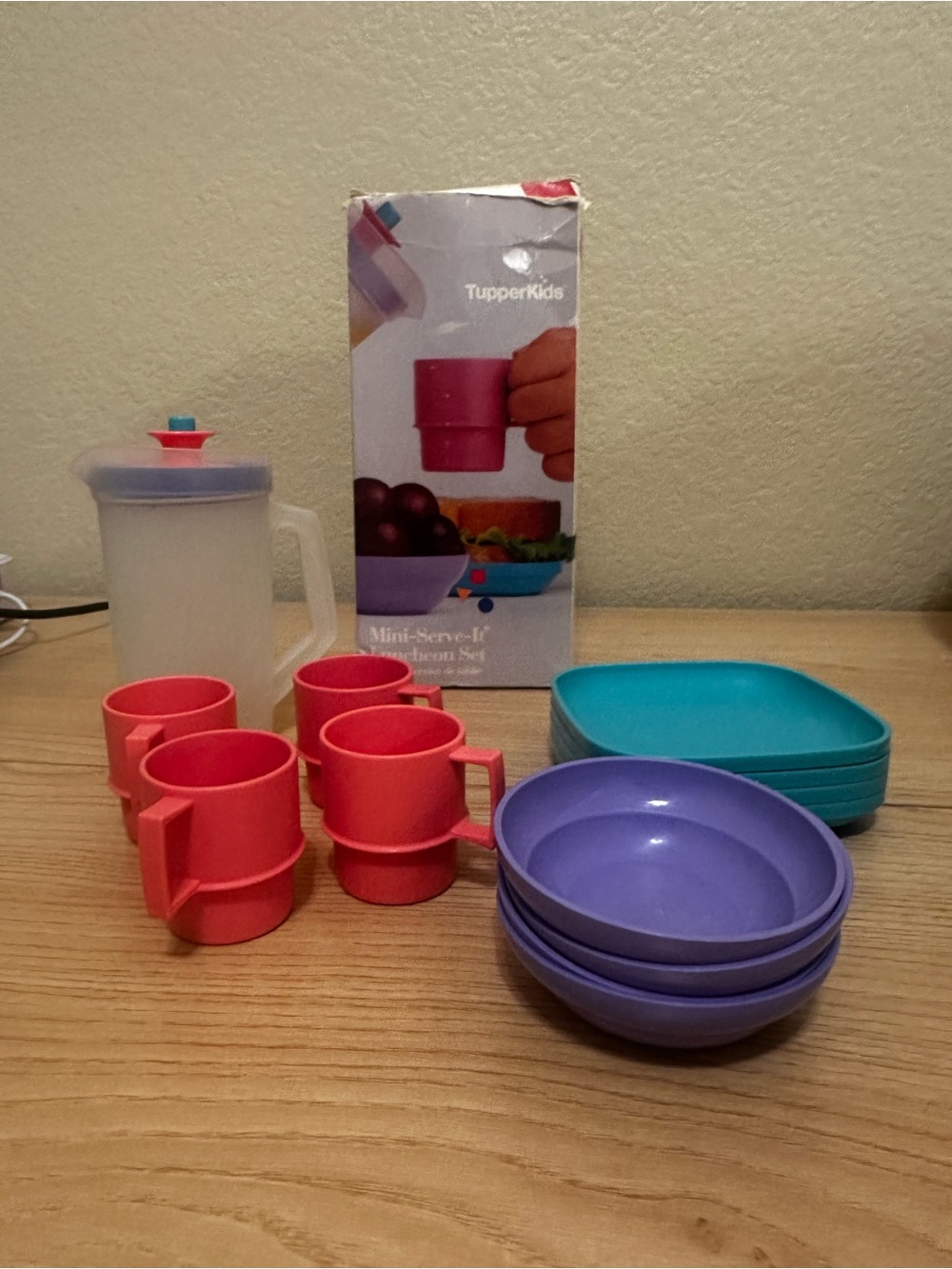Vintage Mini Serve-It Luncheon Set Tupperkids
